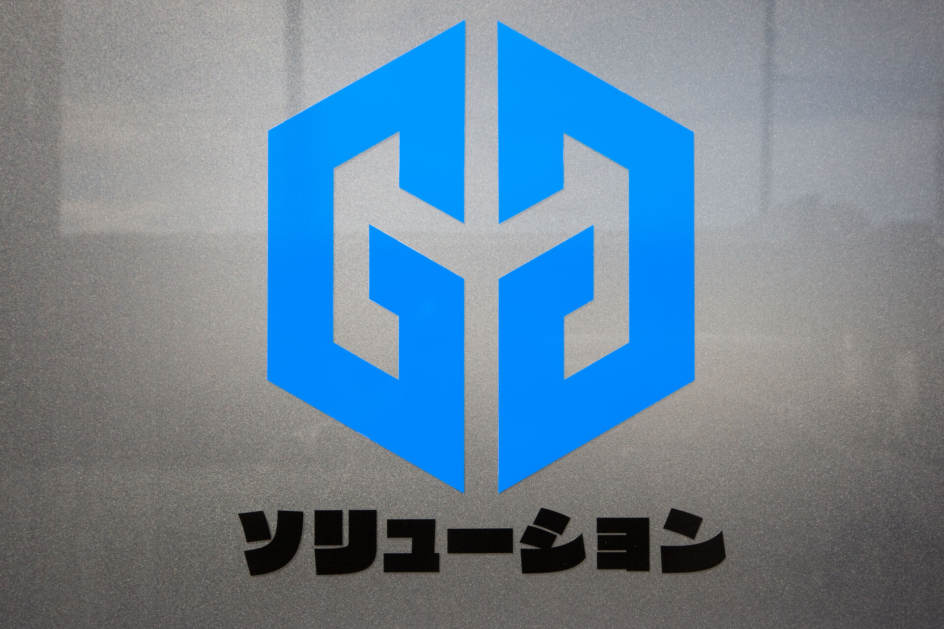 04